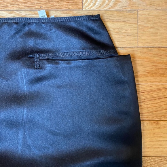 Satin Fendi Skirt w/pockets - Picture 3 of 4